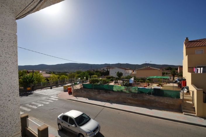 Image No.27-3 Bed Townhouse for sale