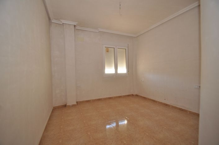 Image No.12-3 Bed Townhouse for sale