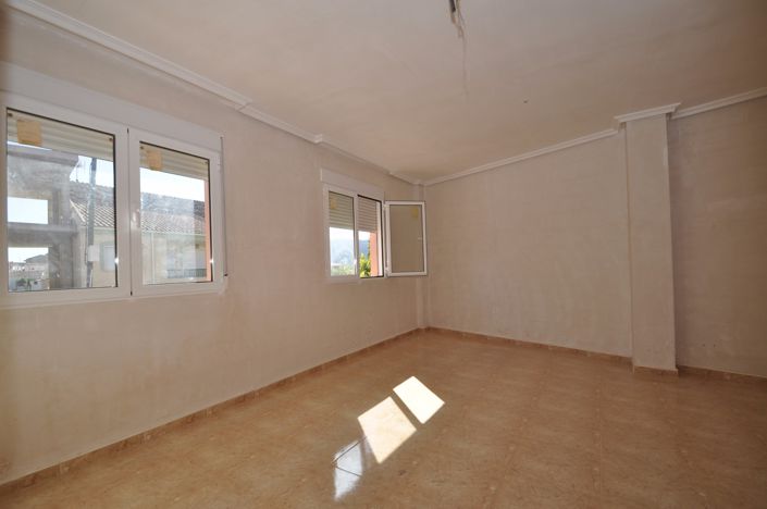 Image No.17-3 Bed Townhouse for sale