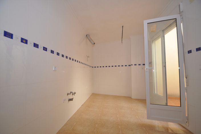 Image No.19-3 Bed Townhouse for sale