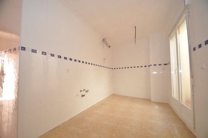 Image No.21-3 Bed Townhouse for sale