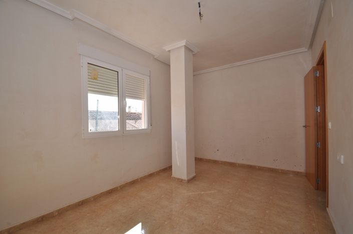 Image No.25-3 Bed Townhouse for sale