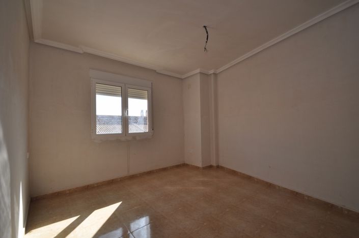 Image No.27-3 Bed Townhouse for sale