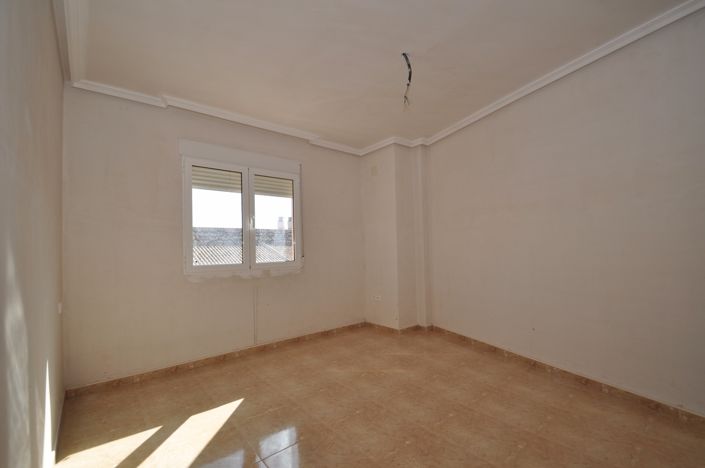 Image No.28-3 Bed Townhouse for sale