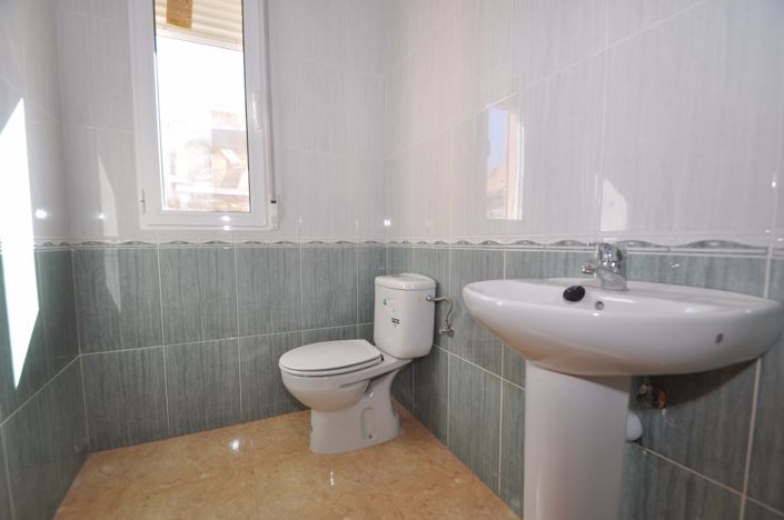 Image No.31-3 Bed Townhouse for sale