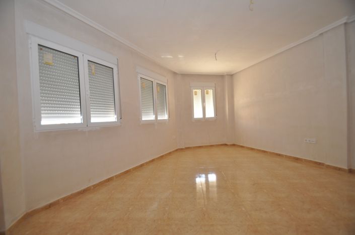 Image No.37-3 Bed Townhouse for sale