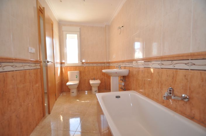 Image No.7-3 Bed Townhouse for sale