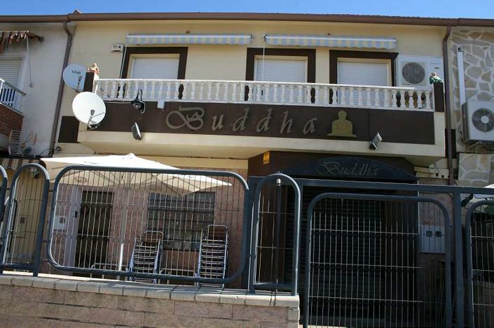 Image No.1-5 Bed Commercial for sale