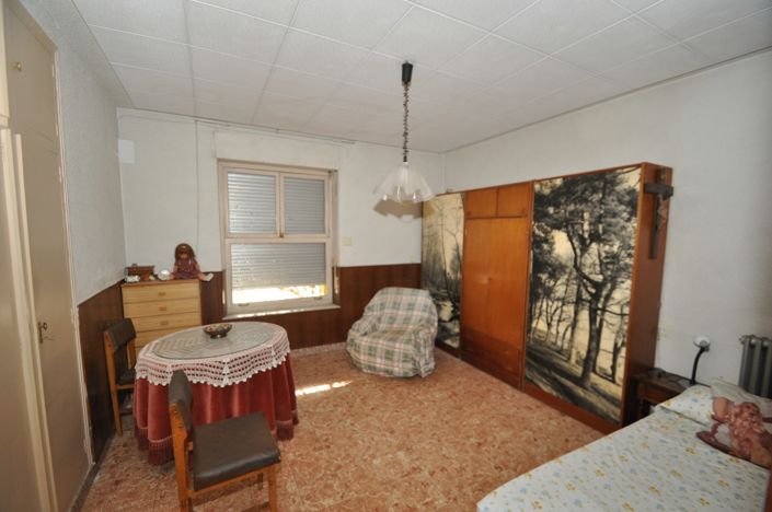 Image No.21-12 Bed Townhouse for sale
