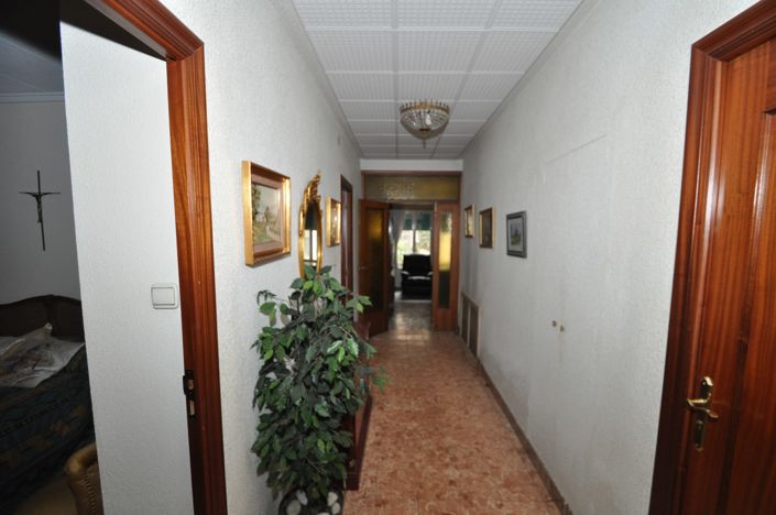 Image No.25-12 Bed Townhouse for sale
