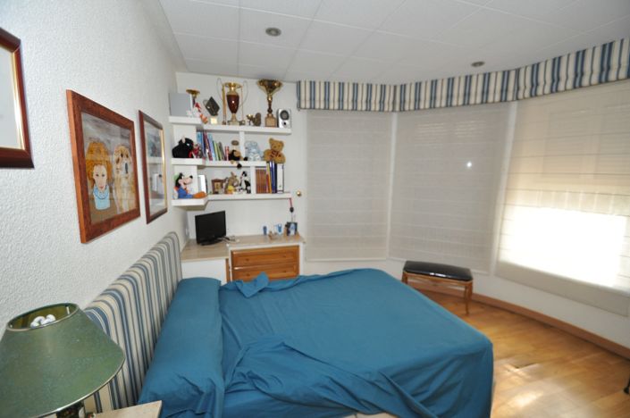 Image No.29-12 Bed Townhouse for sale