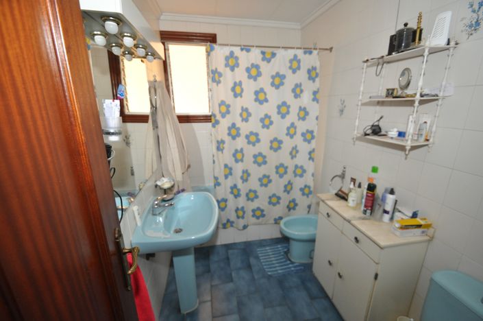 Image No.32-12 Bed Townhouse for sale