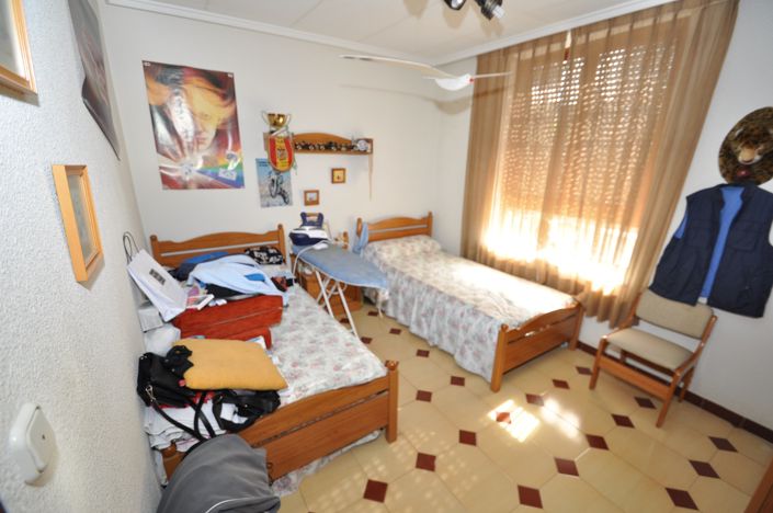 Image No.33-12 Bed Townhouse for sale