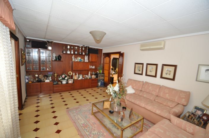 Image No.34-12 Bed Townhouse for sale