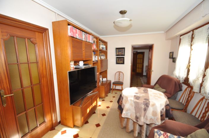 Image No.37-12 Bed Townhouse for sale