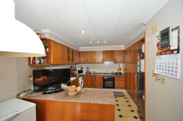 Image No.39-12 Bed Townhouse for sale