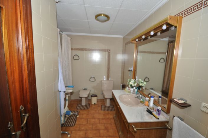 Image No.41-12 Bed Townhouse for sale