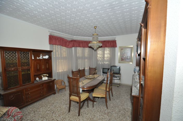 Image No.47-12 Bed Townhouse for sale