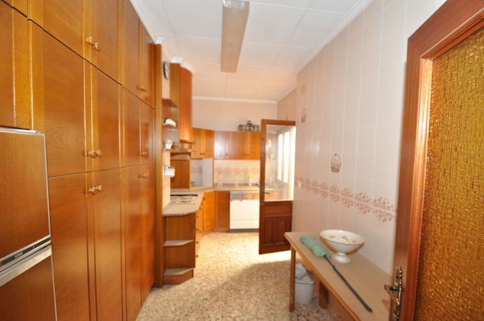 Image No.49-12 Bed Townhouse for sale