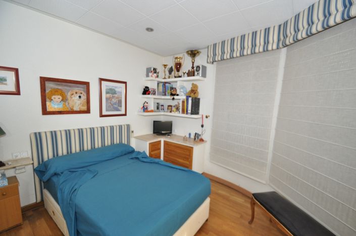 Image No.5-12 Bed Townhouse for sale