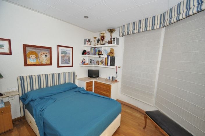 Image No.5-12 Bed Townhouse for sale