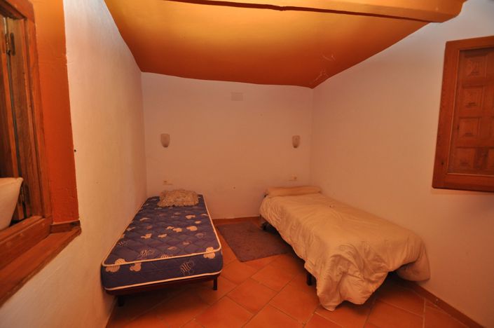 Image No.37-4 Bed House for sale