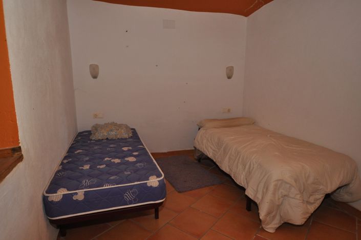 Image No.41-4 Bed House for sale