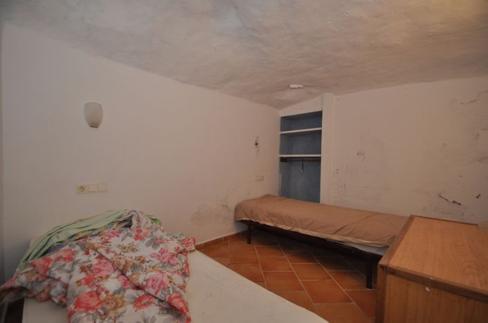 Image No.45-4 Bed House for sale