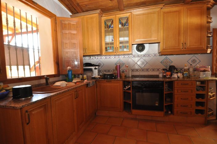 Image No.6-4 Bed House for sale