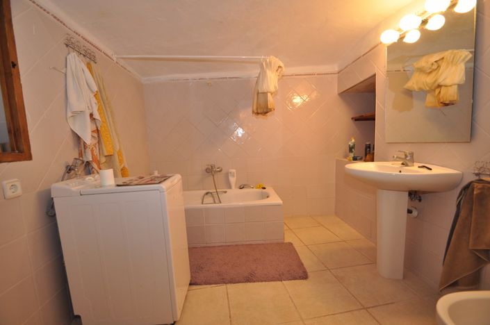 Image No.9-4 Bed House for sale