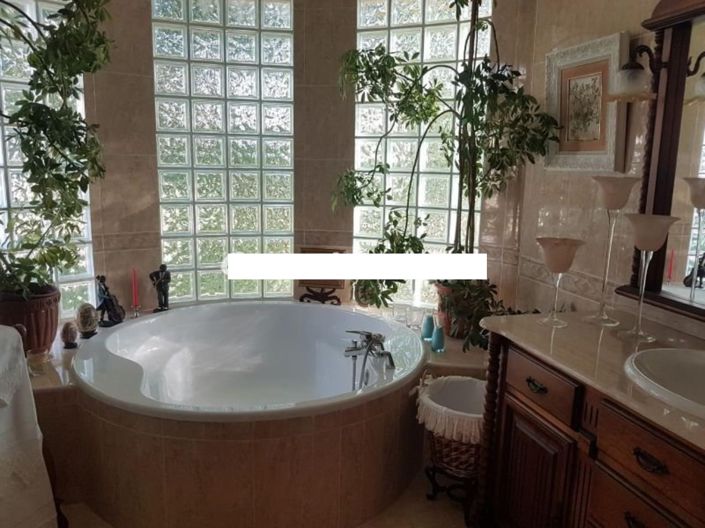 Image No.8-3 Bed Villa for sale