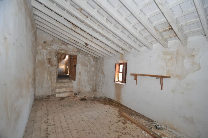 Image No.39-20 Bed Country House for sale