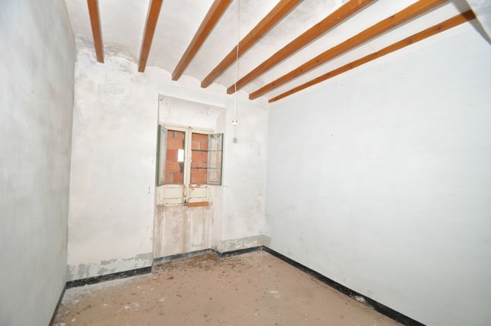 Image No.46-20 Bed Country House for sale