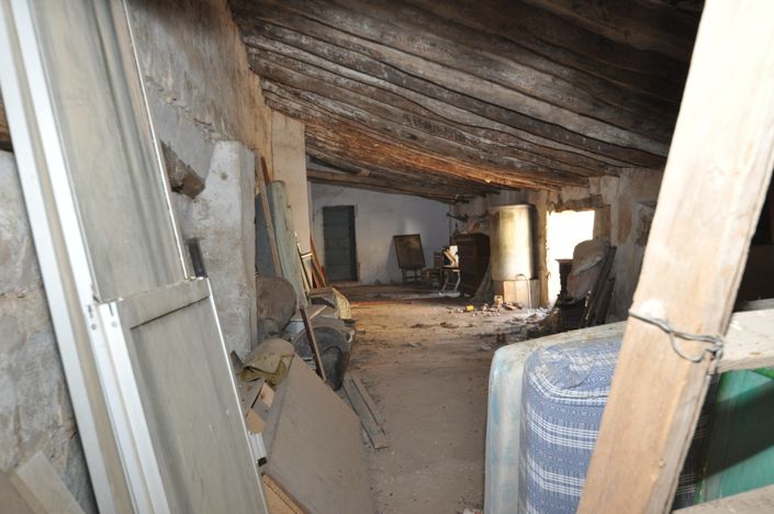 Image No.17-2 Bed Property for sale