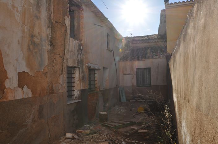 Image No.9-2 Bed Property for sale