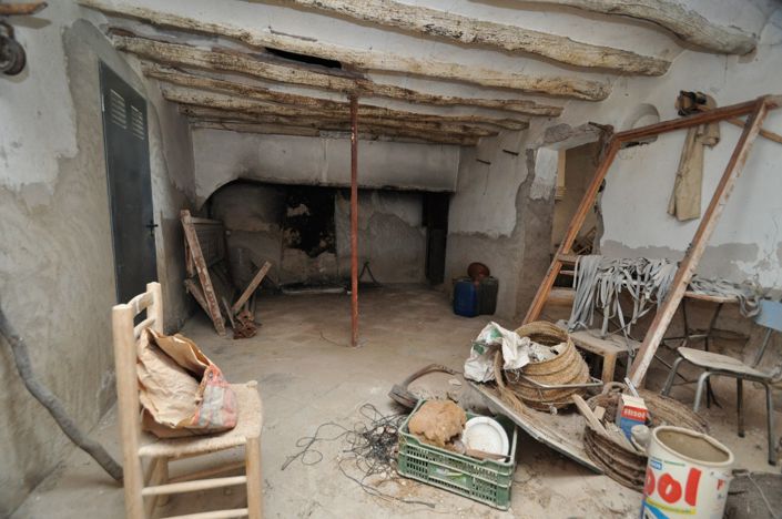 Image No.28-5 Bed Property for sale