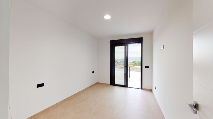 Image No.17-3 Bed Villa for sale