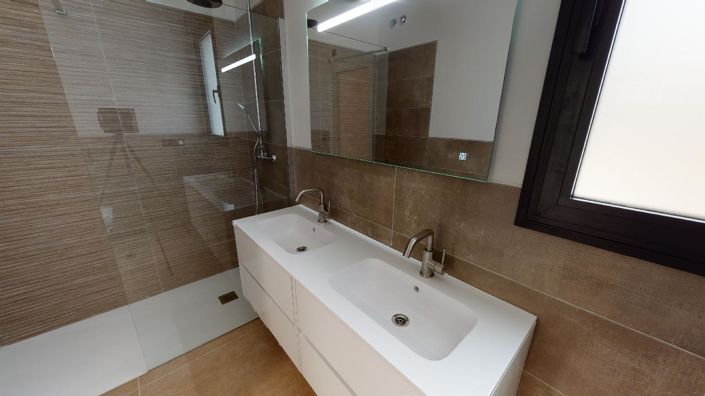 Image No.22-3 Bed Villa for sale