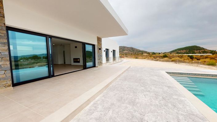 Image No.9-3 Bed Villa for sale