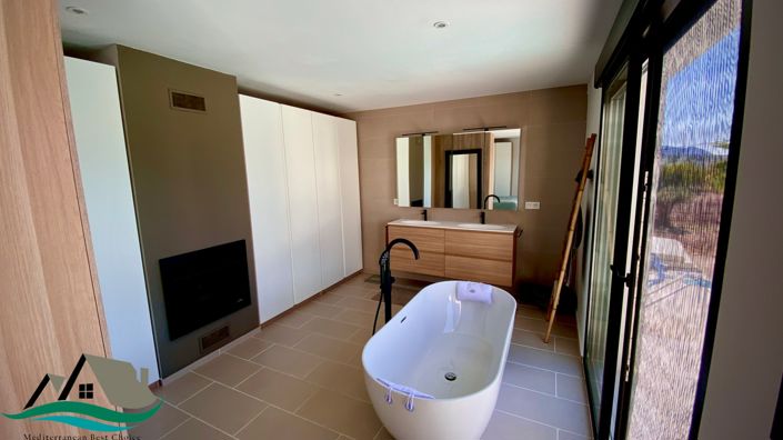 Image No.13-3 Bed Villa for sale