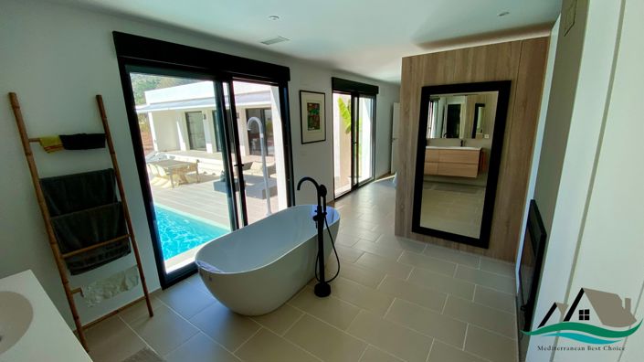 Image No.14-3 Bed Villa for sale