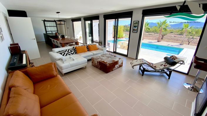 Image No.2-3 Bed Villa for sale