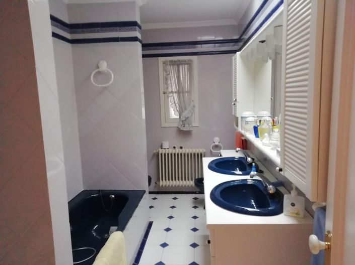 Image No.26-5 Bed Villa for sale