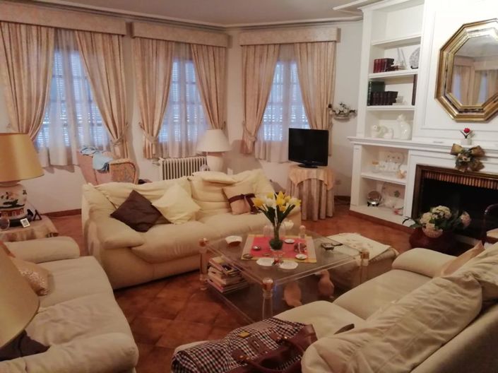 Image No.6-5 Bed Villa for sale