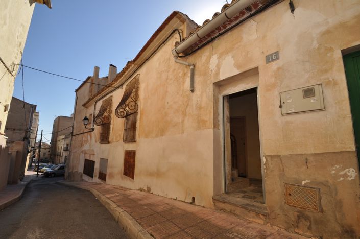 Image No.21-5 Bed Townhouse for sale