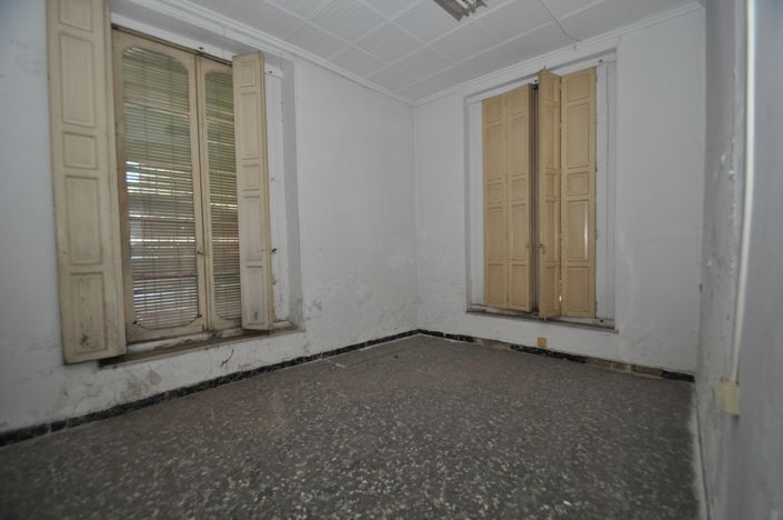 Image No.40-5 Bed Townhouse for sale