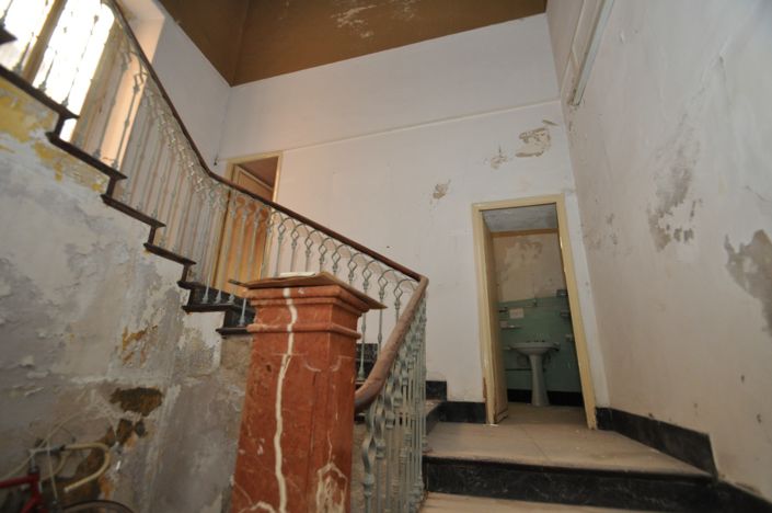 Image No.42-5 Bed Townhouse for sale