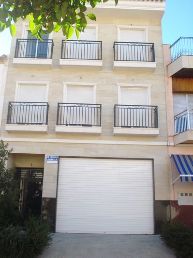 Image No.12-3 Bed Apartment for sale