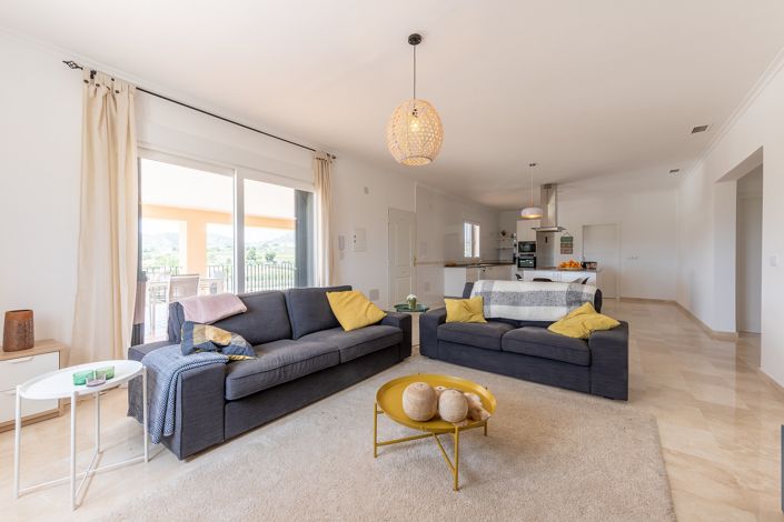 Image No.3-5 Bed Property for sale