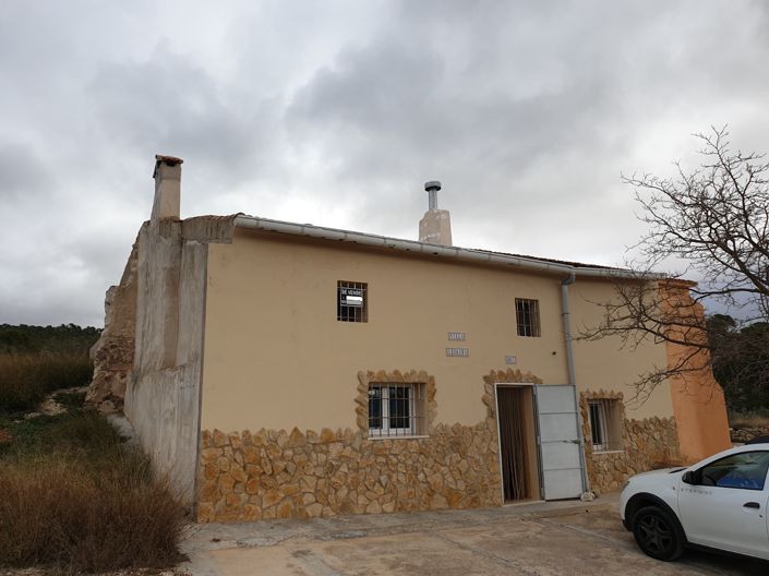 Image No.1-Maison de campagne de 4 chambres à vendre à Monóvar